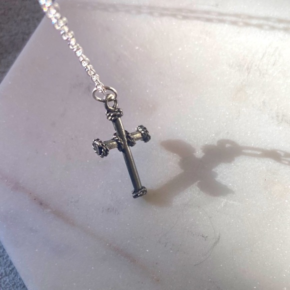 Jewelry - Cross pendant Neckalce